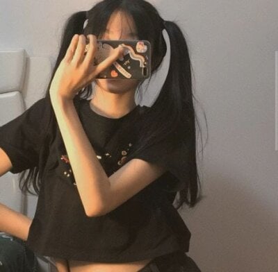 Mina_Younge - hairy armpits