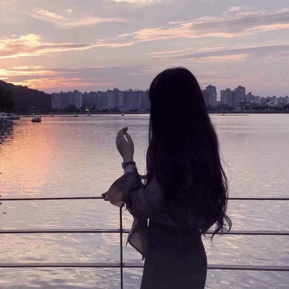 SweetLouise_: συνομιλία ΧΧΧ εκτός σύνδεσης