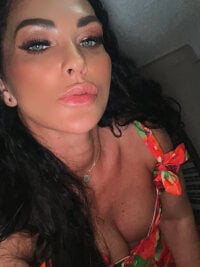 Nolaluxx's webcam live show