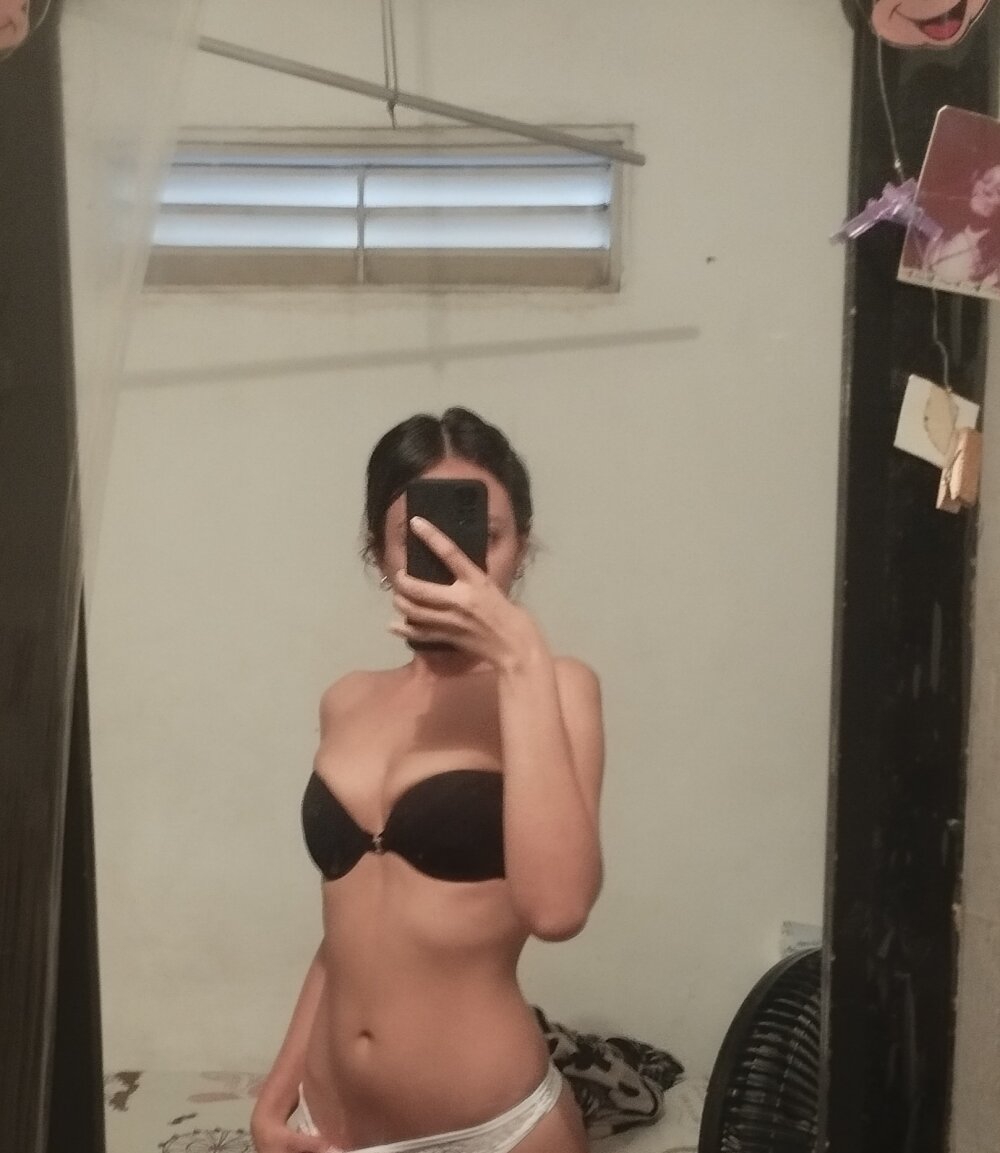 elivecams.com ana_07 livesex profile in i-live-under-the-same-sky-as-you-on-earth cams