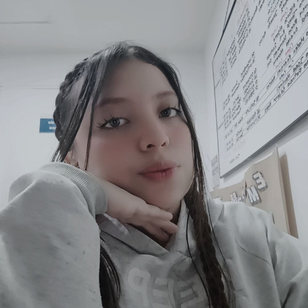 bon_bom from stripchat