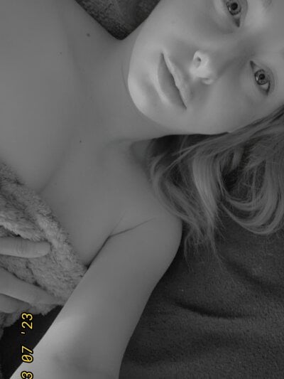 vanilla_wet from stripchat