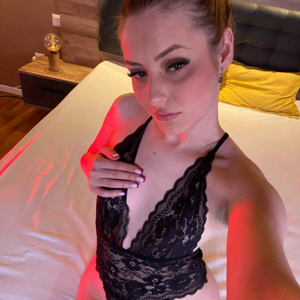 livesex.fan roxyyfoxxxy livesex profile in daddys-penthouse cams