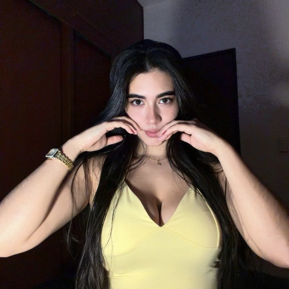 ZarahEvans' Offline XXX Chat