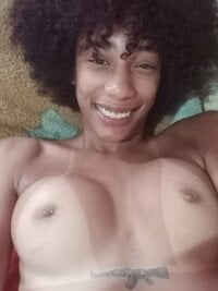 morenacacau's Offline Chat Room