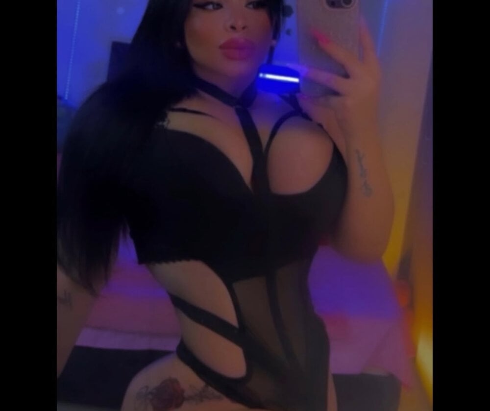 sleekcams.com jessyferrary livesex profile in this-is cams