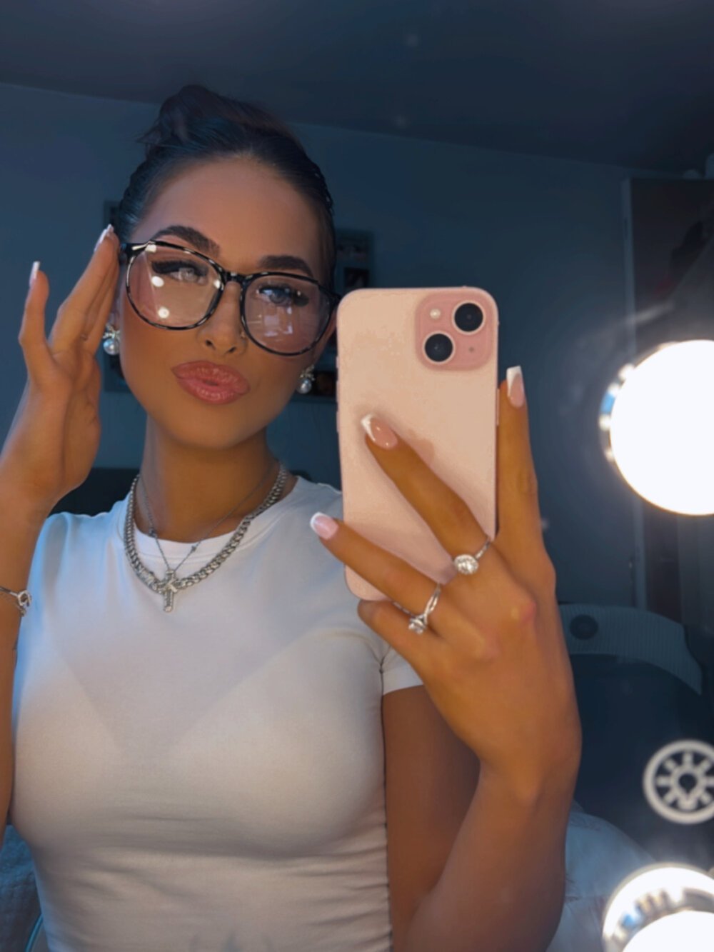 mega-camsex.net elliepopsss livesex profile in in-the-class-room cams