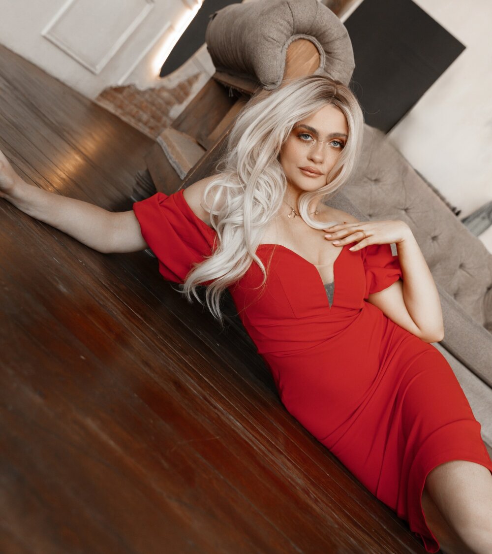 stripchat lesliemineg webcam profile pic via 247camsex.com