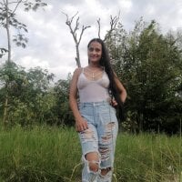 isabella_smith24's Offline Chat Room