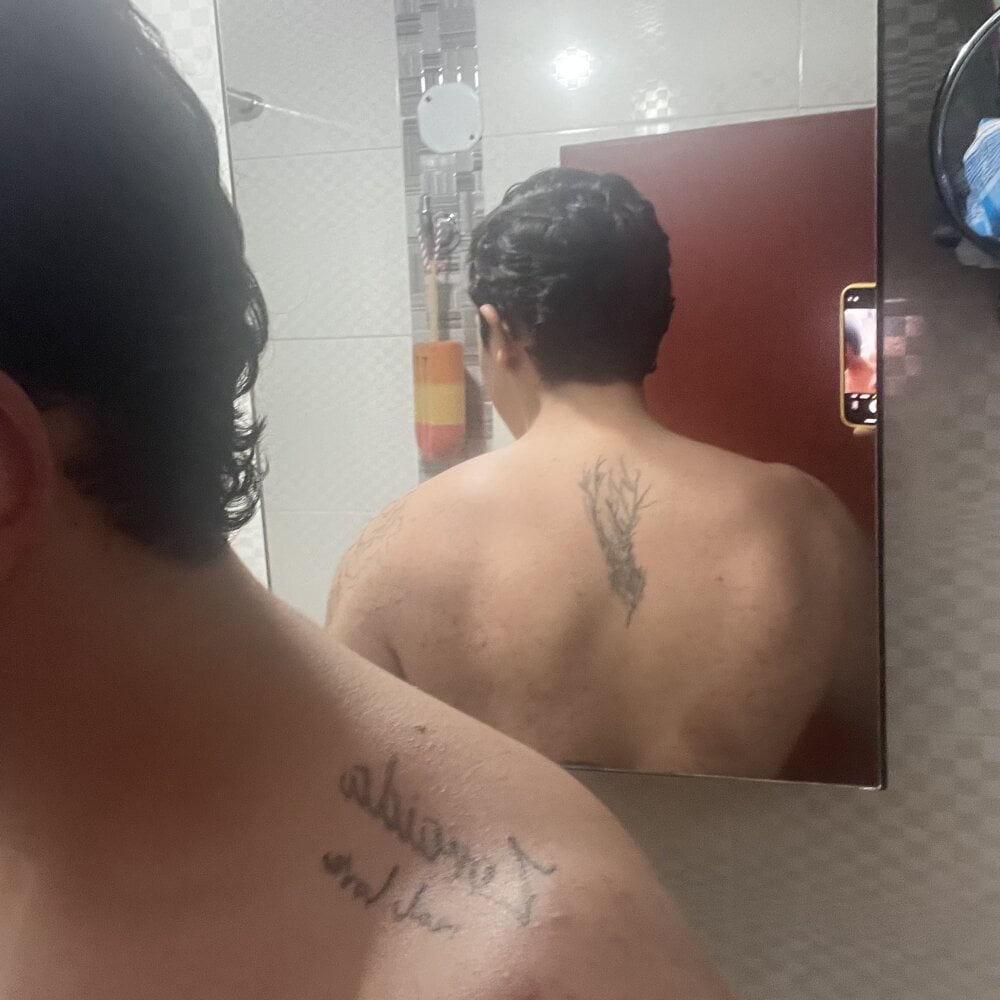 Felipe_King12 Offline XXX-chat