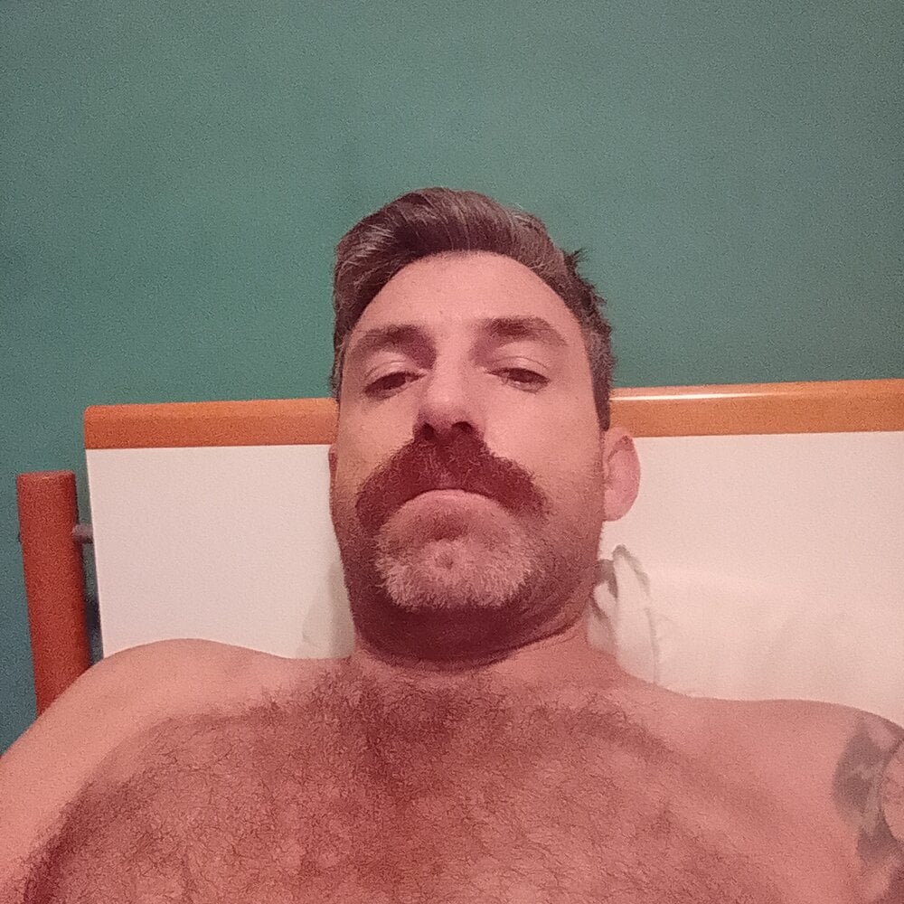 menomale83 from stripchat
