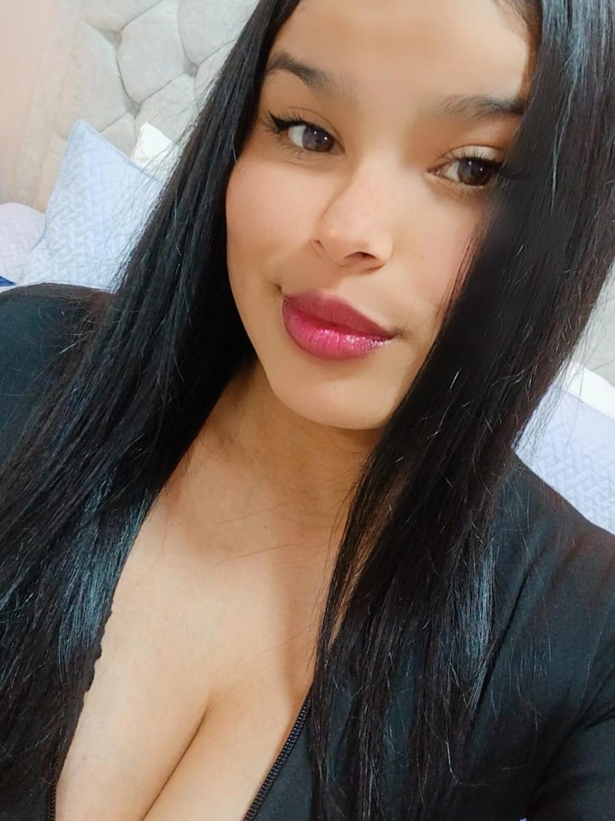 kelsy_monroy from stripchat
