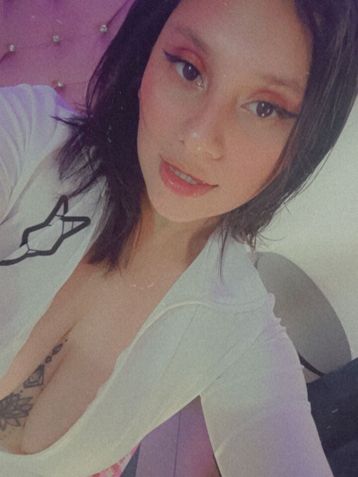 Live sex webcam photo for jasmin_saliva #289933837