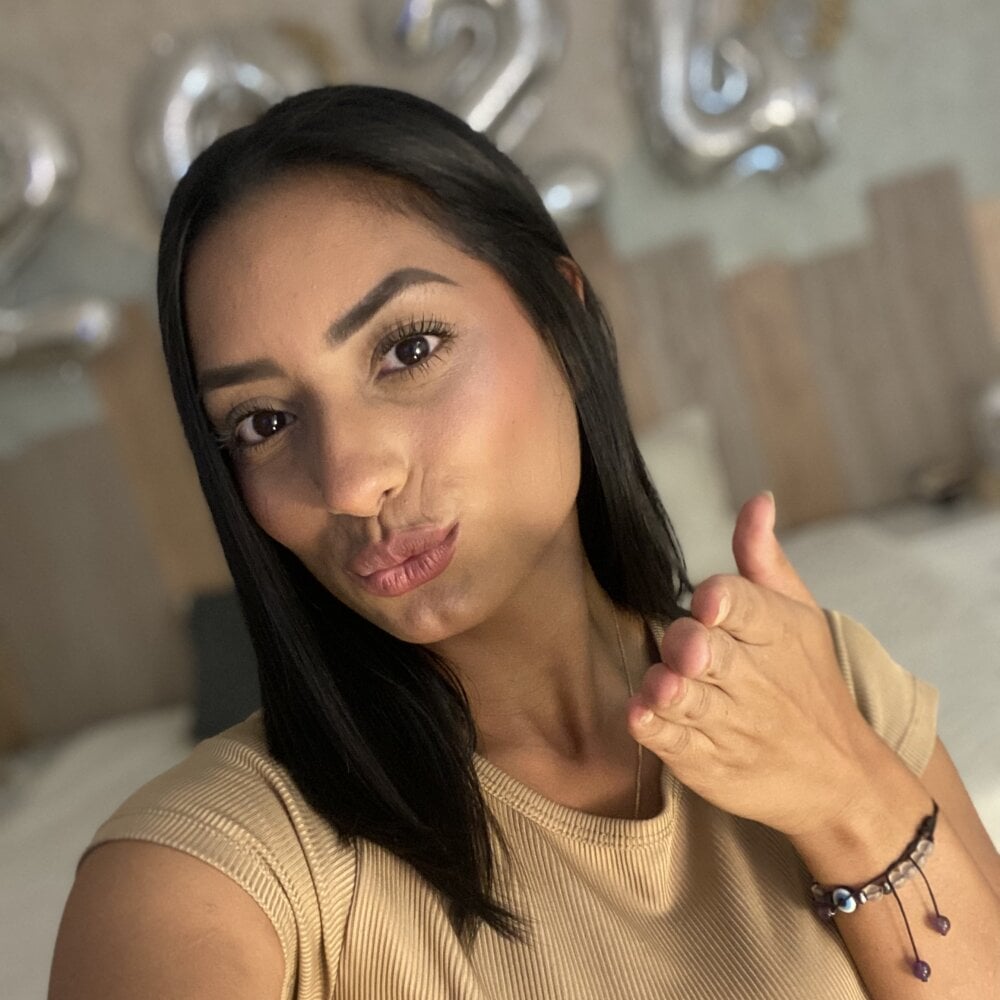 Live sex webcam photo for penelope_castle #289918627