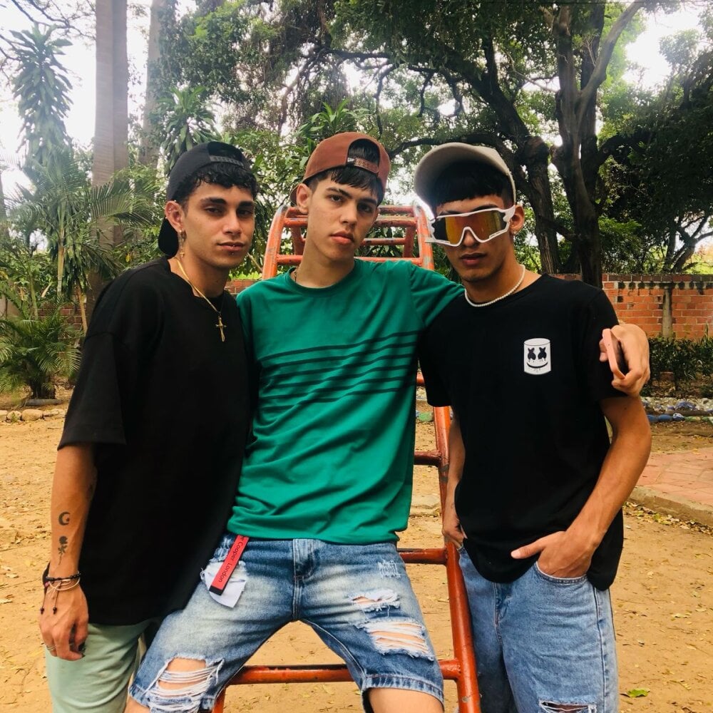 LINE_LATINOS_BOYS profile