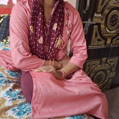 -Radha 🛐 free nude stream