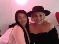 brunetteandpaulina's Offline Chat Room