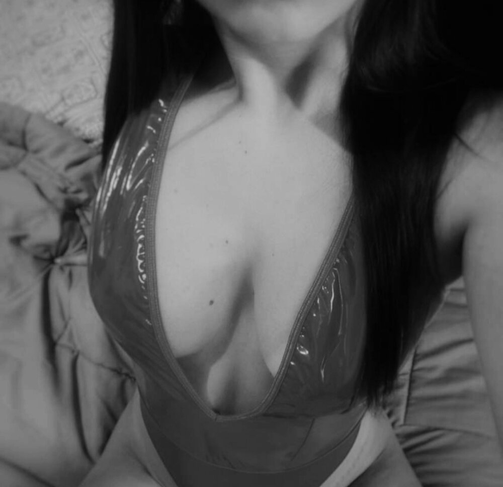 Live sex webcam photo for Butterflym2 #289518420