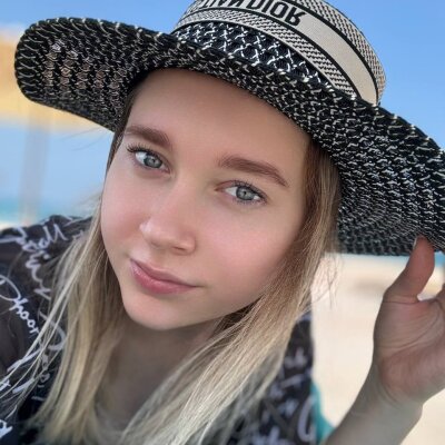 MaxineFell