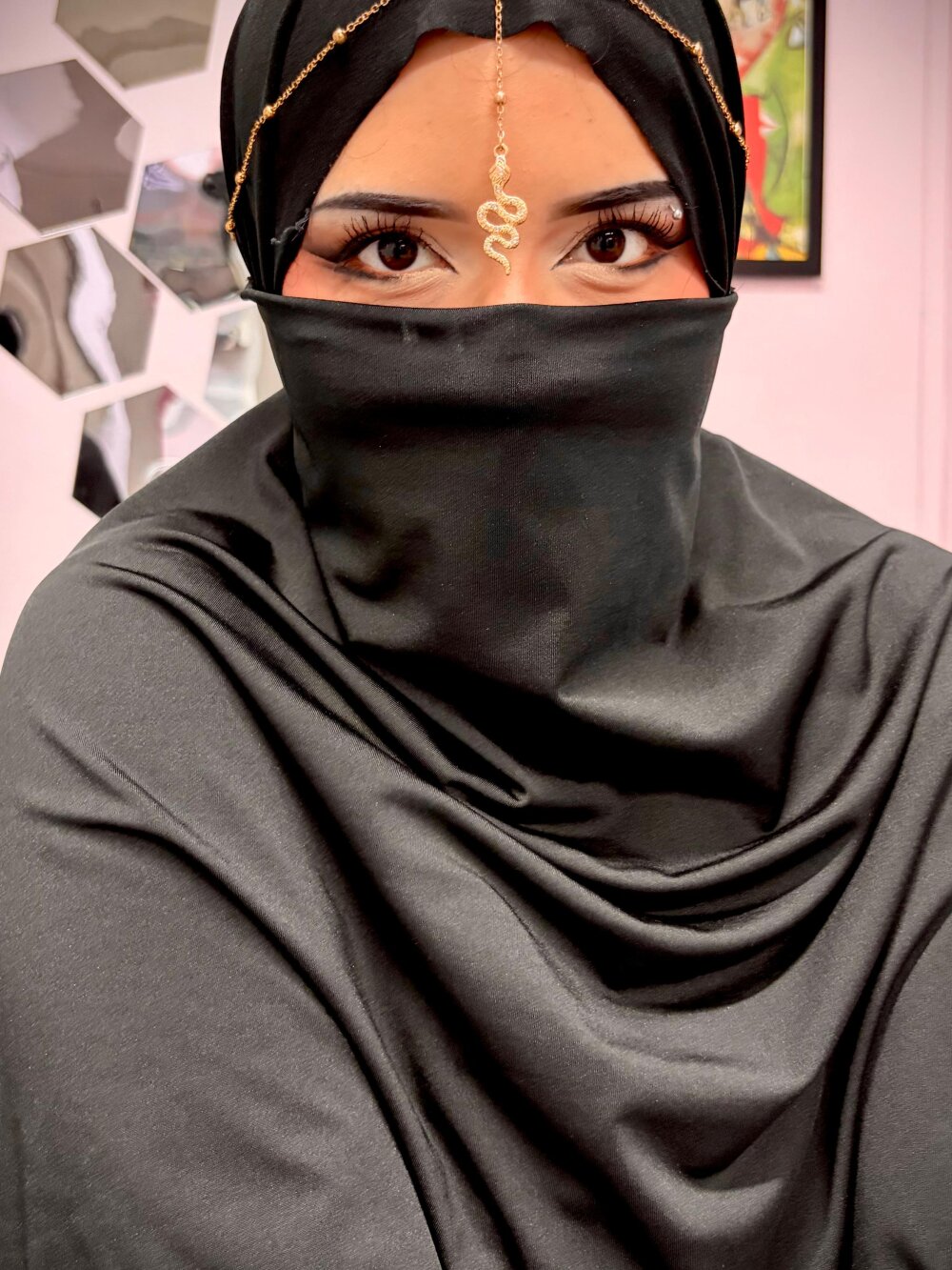 livesex.fan dalia_reem livesex profile in we-are-as-usual-playing-in-our-room cams