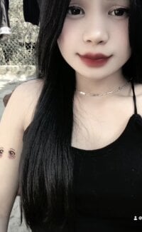 LinLin220's webcam live show