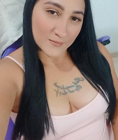 Mashacutee1 on StripChat