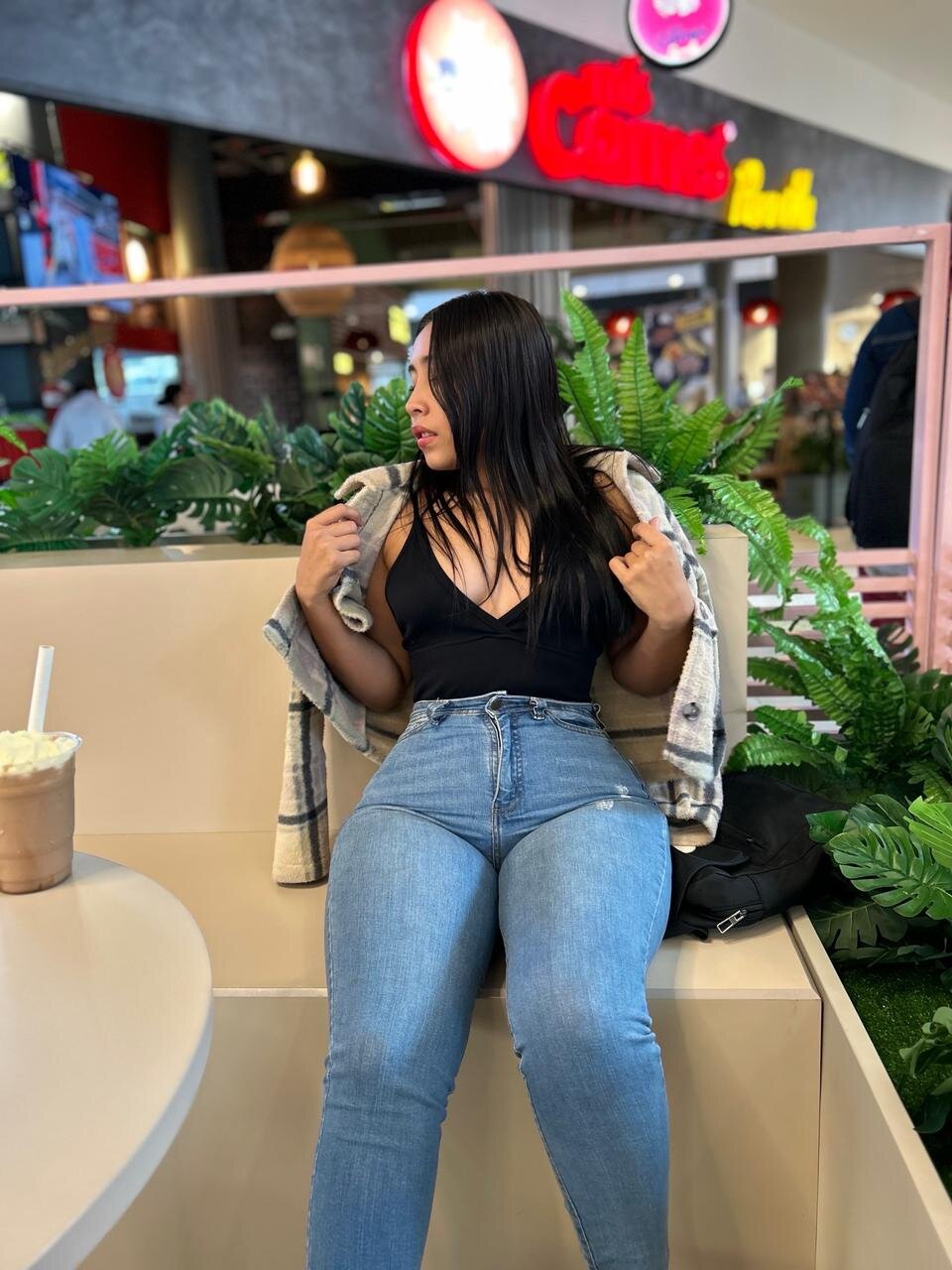 Lauren_Thoms