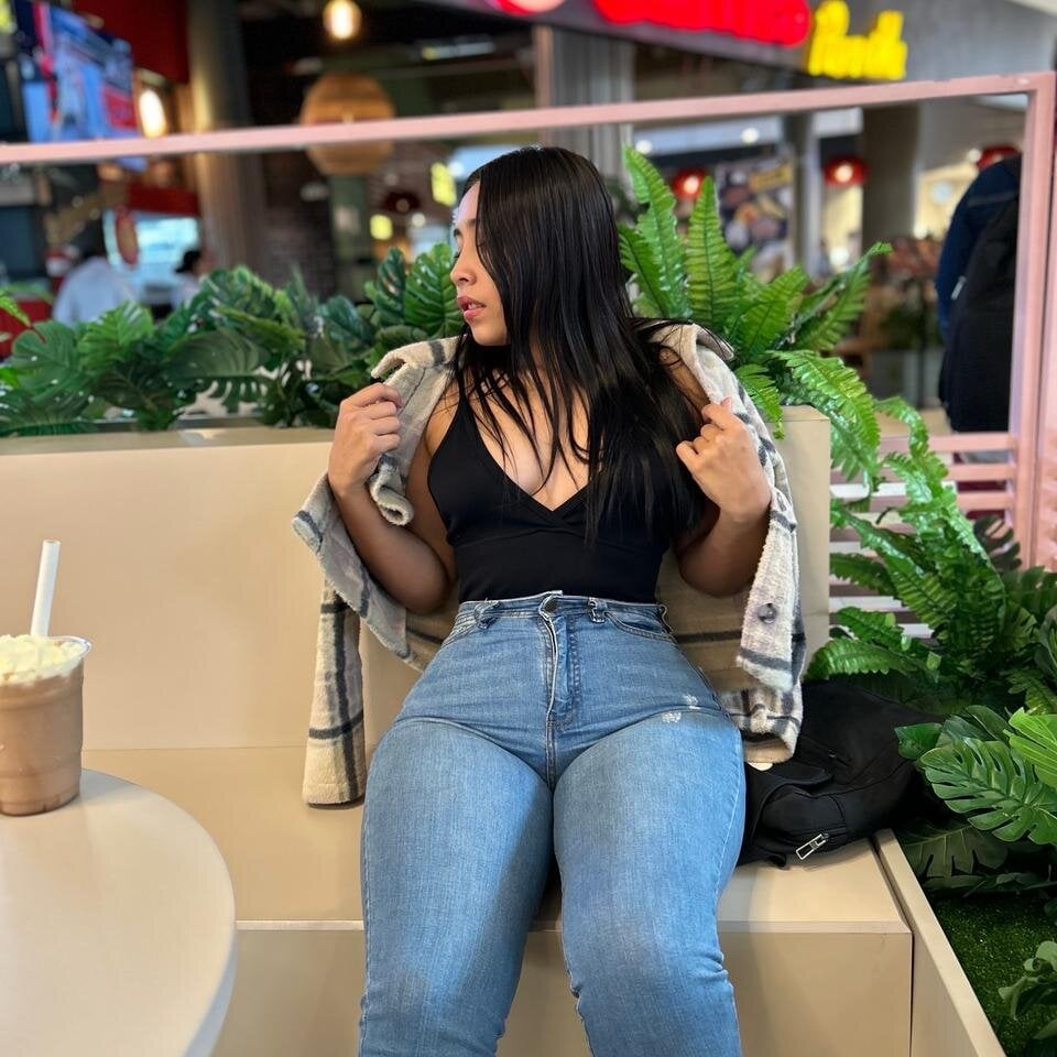 Lauren_Thoms profile