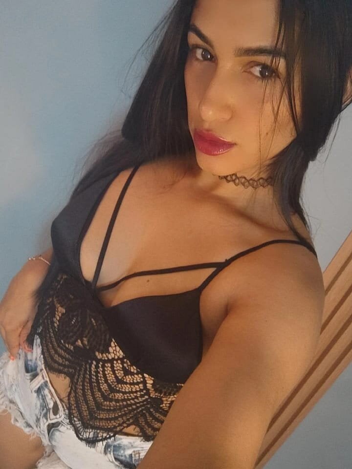 thayssa_ross from stripchat