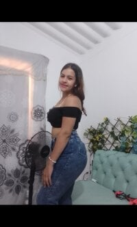 milena343144's Offline Chat Room