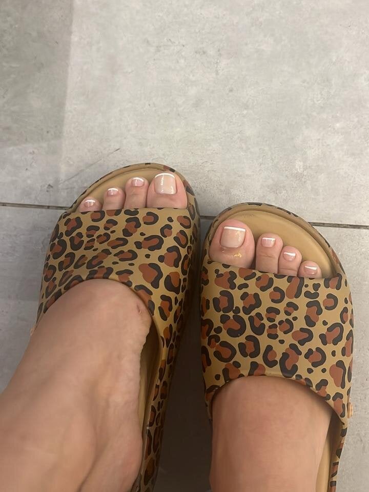 stripchat flor_model webcam profile pic via glamcambabes.com