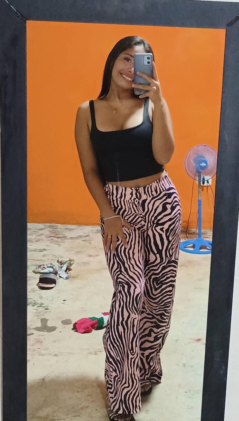 Sara_Monrou_
