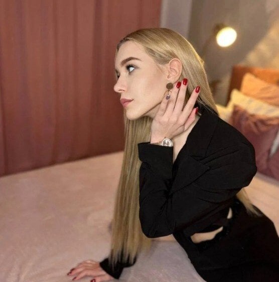 Live sex webcam photo for Lorena__Miller #288999605