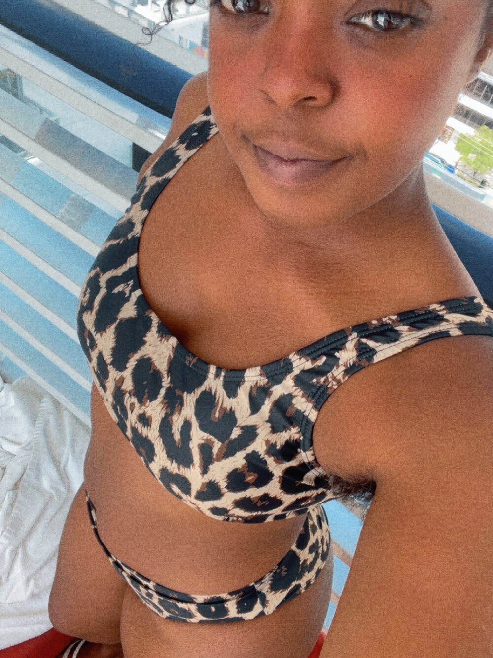 watchgirlcam.com sweetease livesex profile in colombia-u-head-3 cams