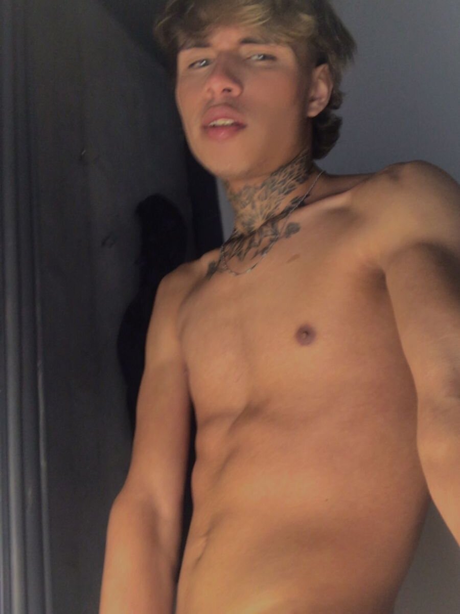 Axel_twinkx's Offline XXX Chat