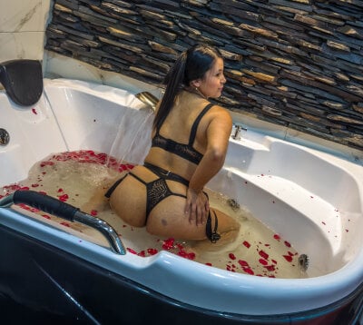 Emily_F_W - housewives