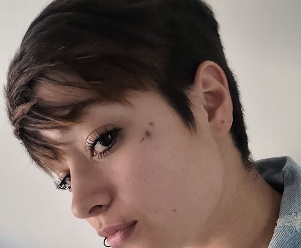 AmelieRoux_ profile
