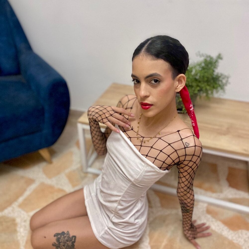 lilitrobins from stripchat