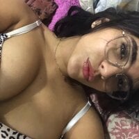 Selenajones_yb's webcam live show