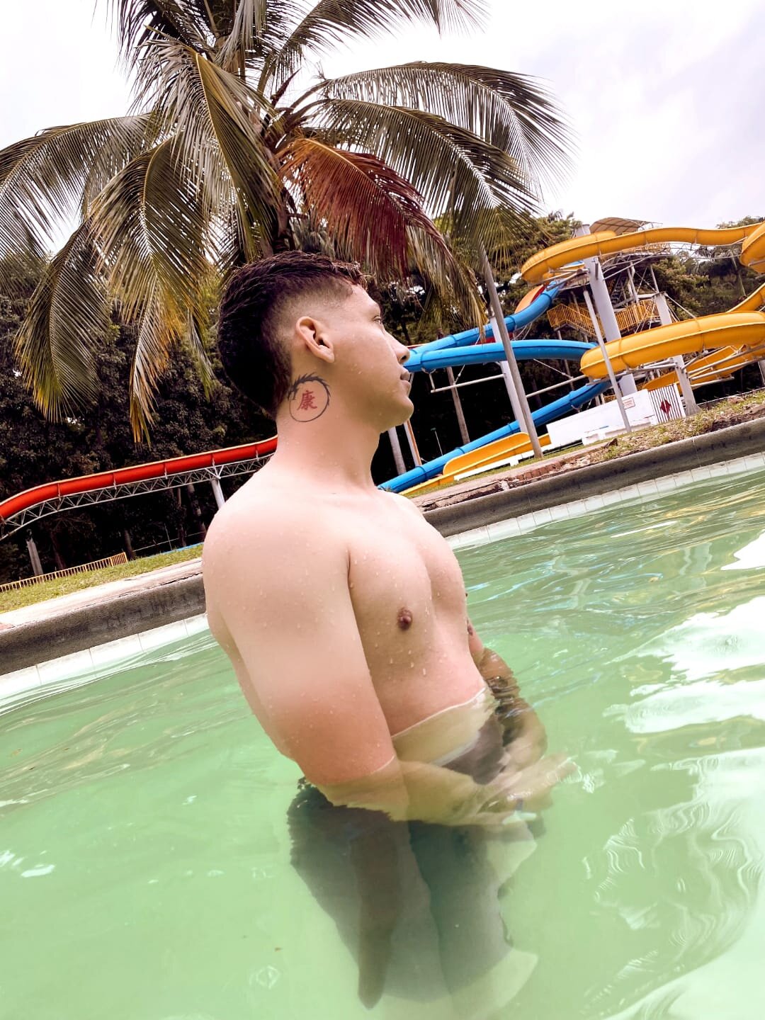 axel_hot22