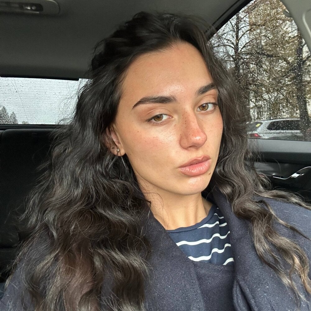 cheapadultsexcams.com minnashummon livesex profile in at-at cams