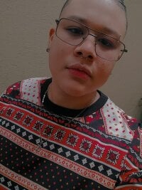 Ellan_'s Offline Chat Room