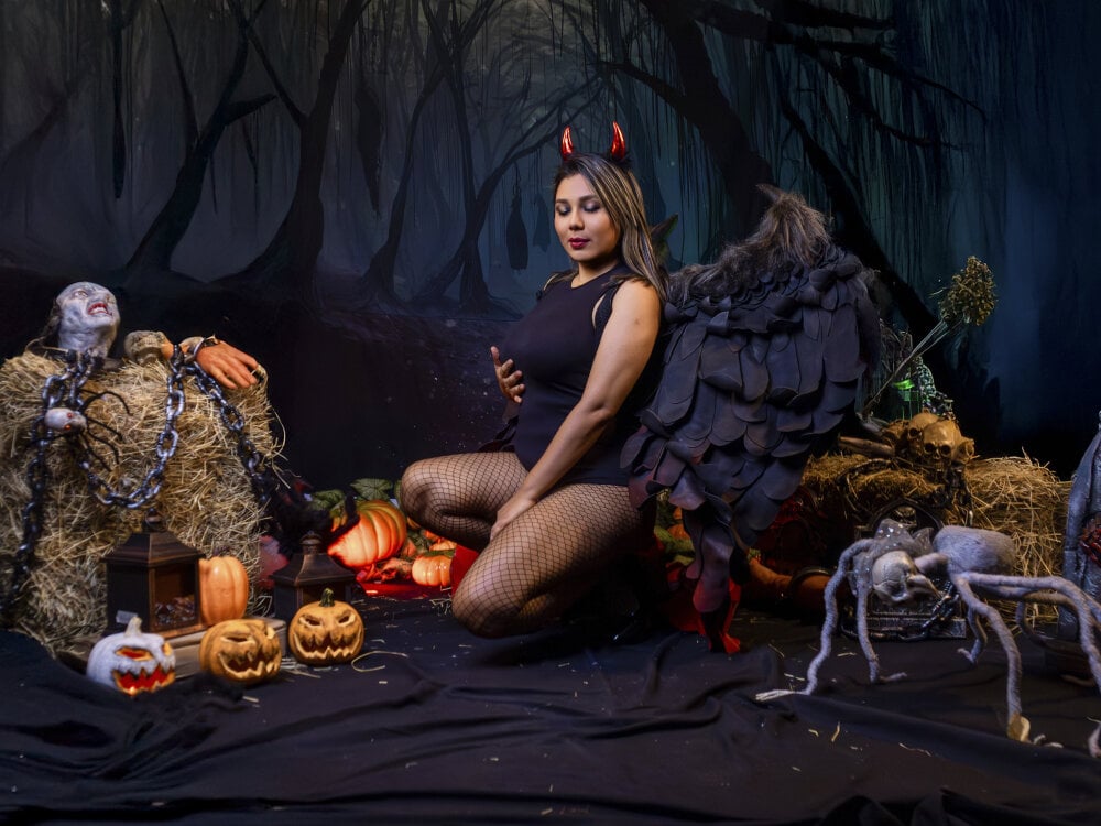 latinaholequeen from stripchat