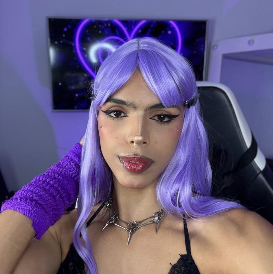 andrea_magic69's Offline XXX Chat