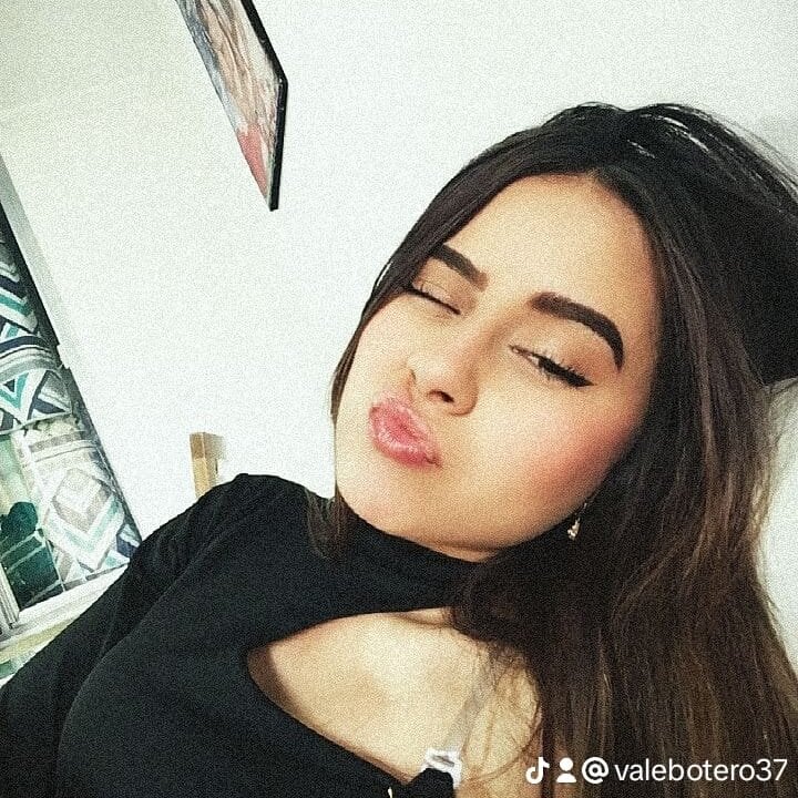 sexlivecamsites.com sophiee_cum livesex profile in rigalatvia cams