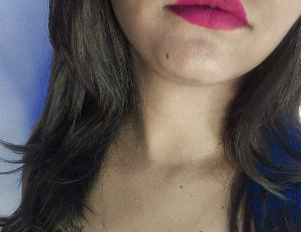 sassyarina from stripchat