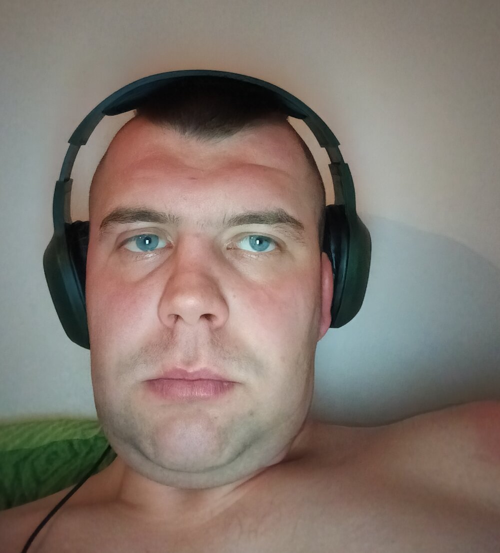 ToplessReaction607's Offline XXX Chat