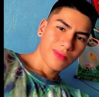 chico_latino18's Live Sex Cam Show