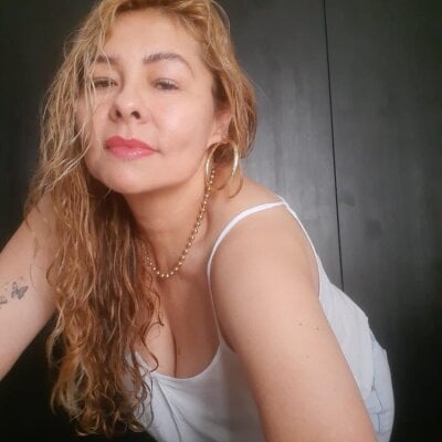 Naomy-Love Trans French Live Cam Naked