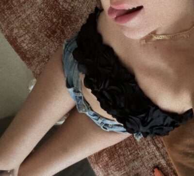 Hevesim Female Smalltits Adult Cam